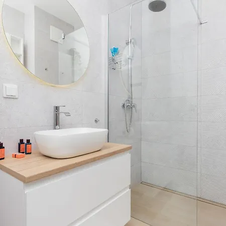 Apartamento With Terrace And Gym In By Renters Gdansk