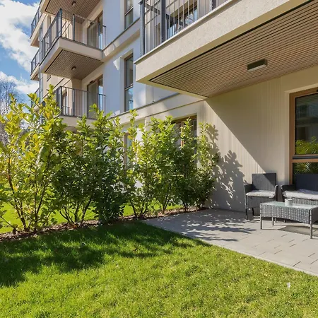 With Terrace And Gym In By Renters شقة *