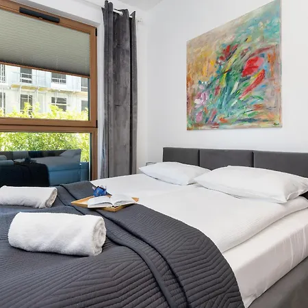 With Terrace And Gym In By Renters شقة